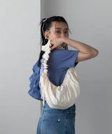 【メール便】フリルサテンショルダーバッグ