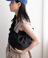 【メール便】フリルサテンショルダーバッグ