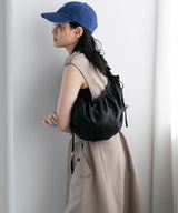 【メール便】フリルサテンショルダーバッグ