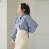 フリルスタンドカラーブラウス