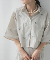 【メール便】タフタ刺繍ハーフスリーブブラウス