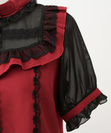 チョーカー風クロスレースブラウス