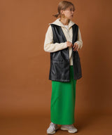 フェイクレザーミドル丈ベスト