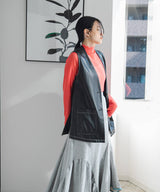 フェイクレザーミドル丈ベスト