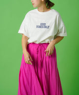 フットボールプリントロゴTシャツ