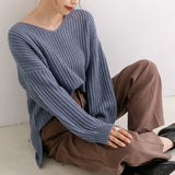 サイドスリット畦編みVネックニット