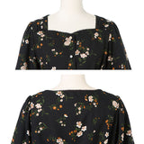 デザインボタンブラウス