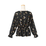 デザインボタンブラウス