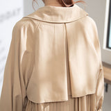 バックプリーツショートトレンチコート