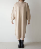 バックスリットニットワンピース