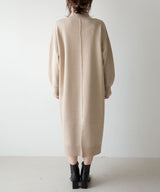 バックスリットニットワンピース