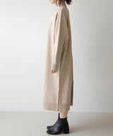 バックスリットニットワンピース