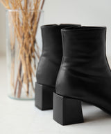 センターシームスクエアショートブーツ