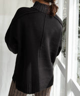 アウトシームタートルニット