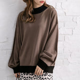 ハイネックバックロゴニットトップス