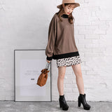 ハイネックバックロゴニットトップス