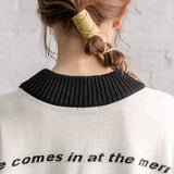 ハイネックバックロゴニットトップス