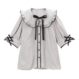 大きめ丸襟リボンフリルブラウス