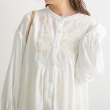 【メール便】バンドカラー刺繍ブラウス