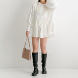 【メール便】バンドカラー刺繍ブラウス