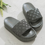 キルティングラメ厚底サンダル