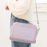 金具付きショルダーバッグ