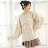 ラグランケーブルオーバーニット