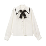 十字架セーラー襟ブラウス