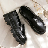 厚底トラックソールブラックローファーパンプス