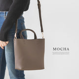 コンパクト2wayミディショルダーバッグ