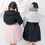 大きめ丸襟フリルブラウス