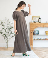 バックデザインパフスリワンピース