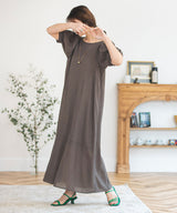 バックデザインパフスリワンピース