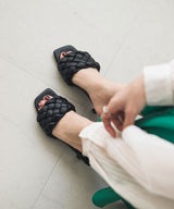 キルティングサンダル