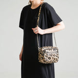 スクエアチェーンショルダーバッグ