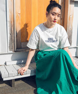 フットボールプリントロゴTシャツ