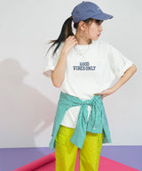 フットボールプリントロゴTシャツ