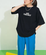 フットボールプリントロゴTシャツ