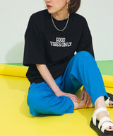 フットボールプリントロゴTシャツ