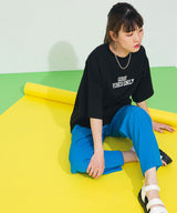 フットボールプリントロゴTシャツ