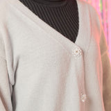 Vネックあざといビジュー釦カーディガン【ニット】