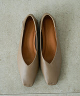 スクエアトゥステッチパンプス