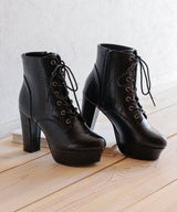 【予約　12/2発送 ブラックのみ】10.5cmヒール最強美脚レースアップショートブーツ【大きいサイズ有】