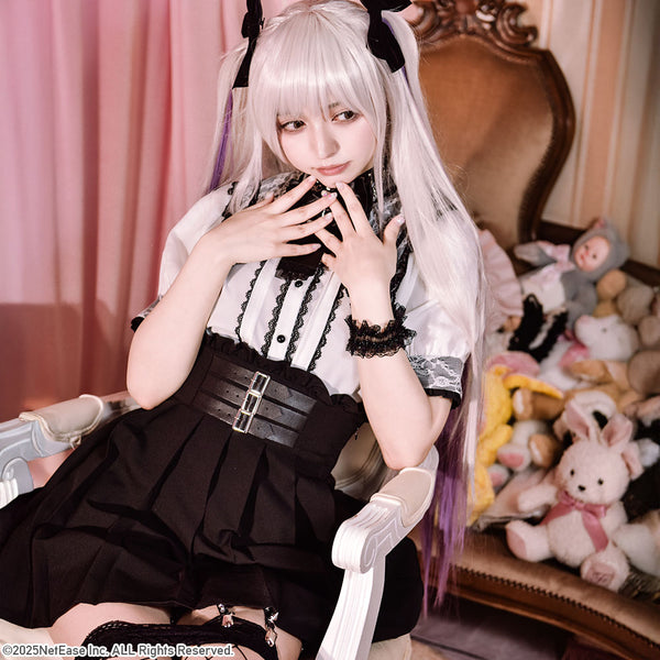 3連バックルベルトプリーツスカート