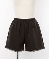 ちら見せショートパンツ