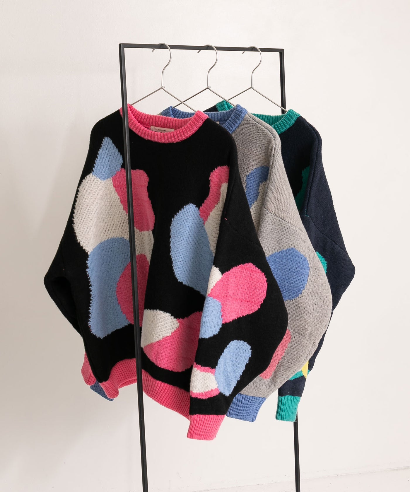 カラフルモチーフ柄オーバーサイズニット – レディースファッション