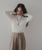 リブタートルニット