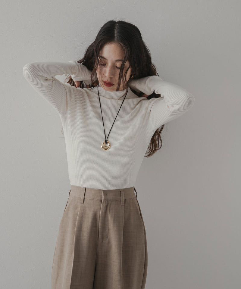 リブタートルニット