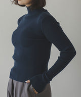 リブタートルニット