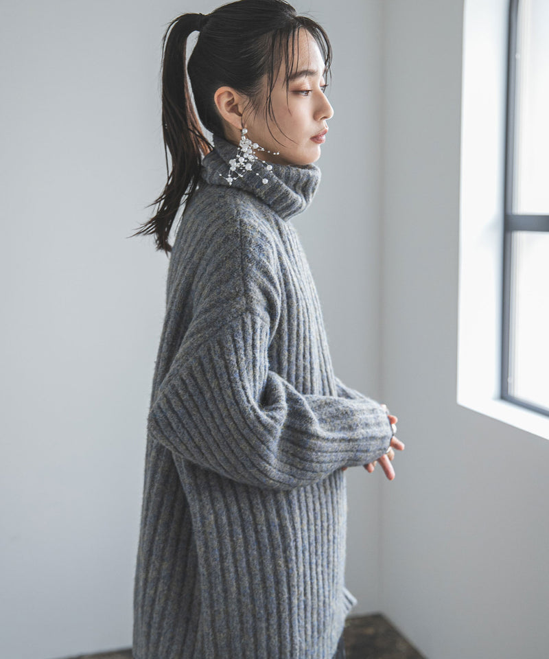 カットオフデザインハイネックメランジニット